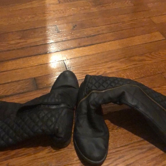 Black Leather Boots - Picture 3 of 3